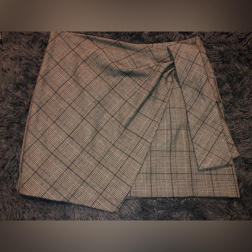 Forever 21 plaided asymmetrical skirt with adjustable bow
